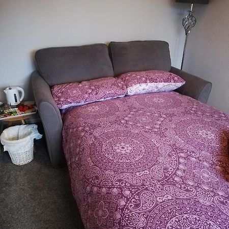 Little Cosy Cwtsh Ξενοδοχείο Pontyclun Εξωτερικό φωτογραφία