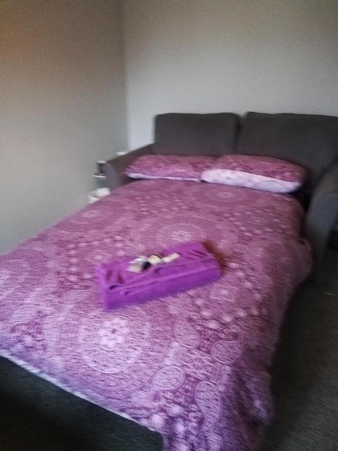 Little Cosy Cwtsh Ξενοδοχείο Pontyclun Εξωτερικό φωτογραφία